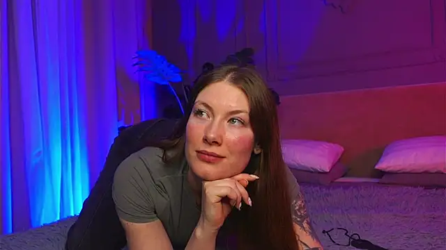 Liv Fay online show from 10-02-25, 04:21