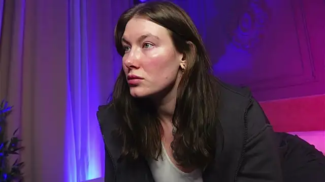 Liv Fay online show from 11-28-25, 03:01