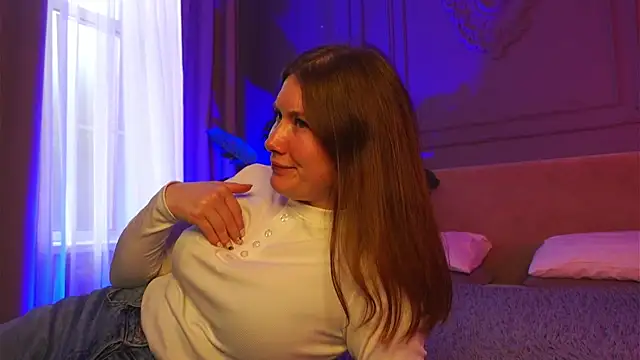 Liv Fay online show from 09-19-25, 03:16