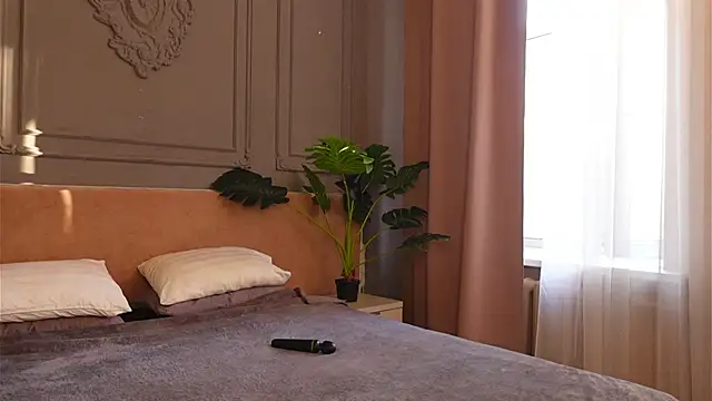 Liv Fay online show from 04-02-26, 03:41