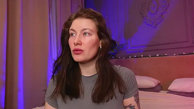 Liv Fay online show from 12-20-25, 02:31