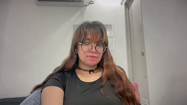 Snapshot of Pinkyrose111 chatting on 05-02-26, 03:56 Pinkyrose111 online show from 05-02-26, 03:56