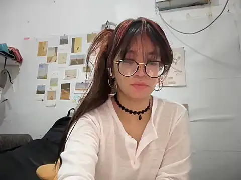 Snapshot of Pinkyrose111 chatting on 11-23-25, 11:48 Pinkyrose111 online show from 11-23-25, 11:48