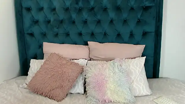 Snapshot of 1Blackertheberry1 chatting on 01-25-25, 10:28 1Blackertheberry1 online show from 01-25-25, 10:28