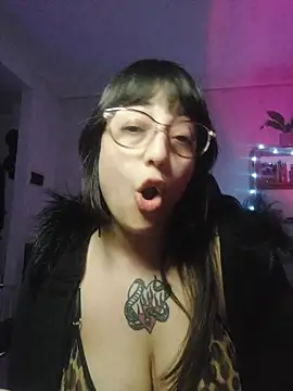 Snapshot of Belu_bunny chatting on 06-24-26, 12:31 Belu bunny online show from 06-24-26, 12:31