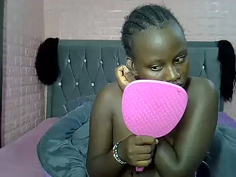 sexybree  online show from 06-01-26, 08:41
