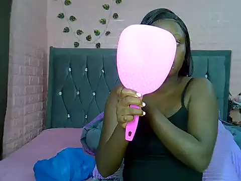 Snapshot of sexybree_ chatting on 10-03-25, 07:37 sexybree online show from 10-03-25, 07:37
