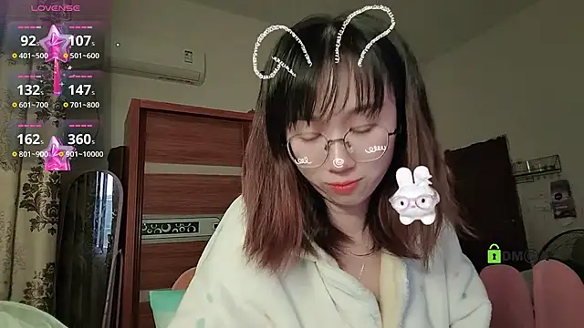 Snapshot of Lili_666 chatting on 11-27-25, 10:43 Lili 666 online show from 11-27-25, 10:43