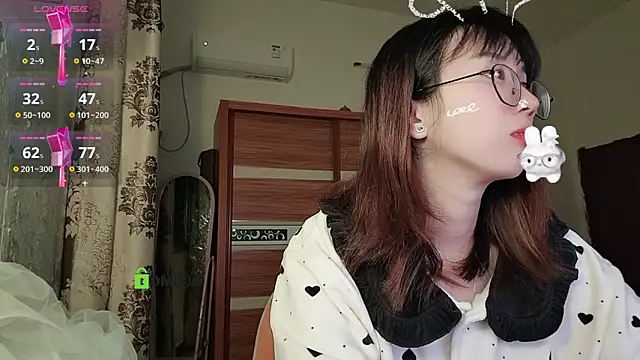 Snapshot of Lili_666 chatting on 11-30-25, 09:37 Lili 666 online show from 11-30-25, 09:37