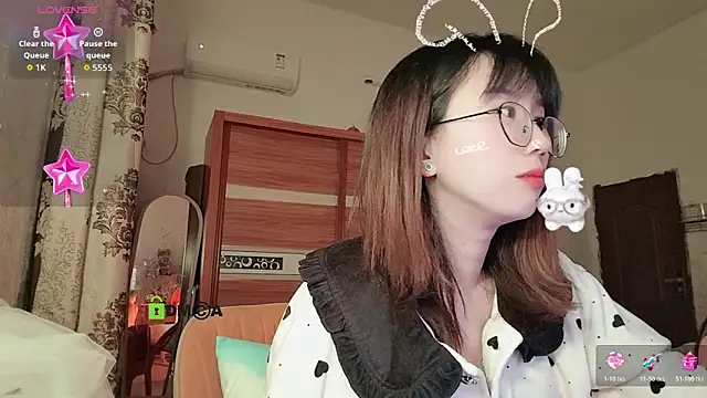 Snapshot of Lili_666 chatting on 11-26-25, 07:03 Lili 666 online show from 11-26-25, 07:03