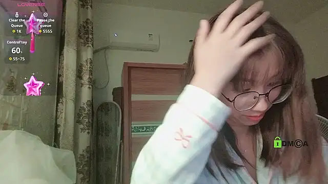 Snapshot of Lili_666 chatting on 02-05-26, 05:42 Lili 666 online show from 02-05-26, 05:42