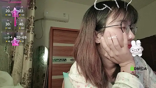 Snapshot of Lili_666 chatting on 11-04-25, 04:22 Lili 666 online show from 11-04-25, 04:22