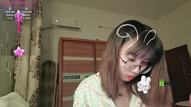 Snapshot of Lili_666 chatting on 11-11-25, 04:24 Lili 666 online show from 11-11-25, 04:24