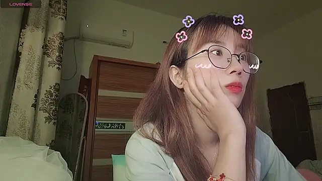 Lili 666 online show from 05-19-26, 04:14