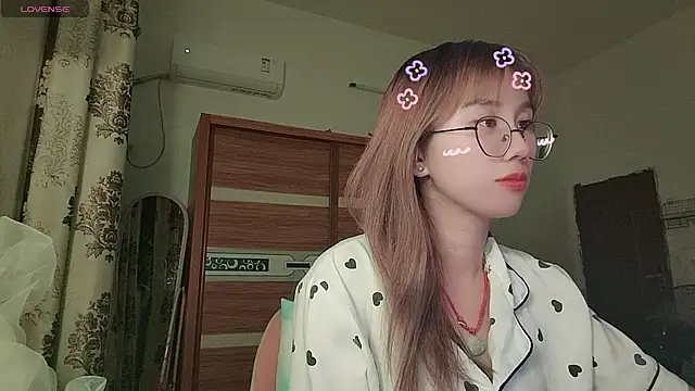Lili 666 online show from 06-29-26, 04:17