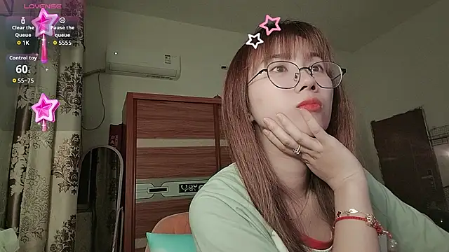 Lili 666 online show from 04-15-26, 06:56