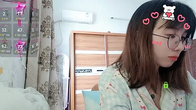 Snapshot of Lili_666 chatting on 11-12-25, 05:33 Lili 666 online show from 11-12-25, 05:33