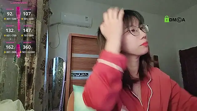 Snapshot of Lili_666 chatting on 10-24-25, 10:53 Lili 666 online show from 10-24-25, 10:53