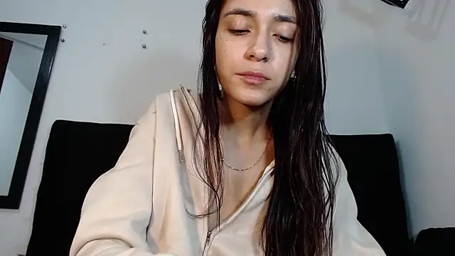 srta luciana online show from 12-16-25, 12:09