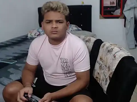 Boycuriousxxx online show from 10-20-25, 11:11