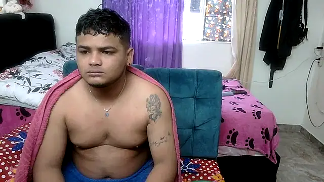Snapshot of Boycuriousxxx chatting on 07-18-26, 12:36 Boycuriousxxx online show from 07-18-26, 12:36