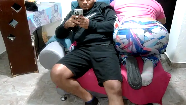Snapshot of Boycuriousxxx chatting on 06-09-26, 10:33 Boycuriousxxx online show from 06-09-26, 10:33