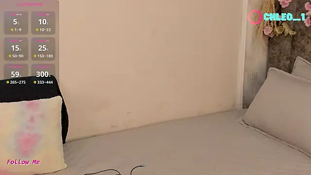 Snapshot of Chleo__ chatting on 04-01-26, 01:01 Chleo online show from 04-01-26, 01:01