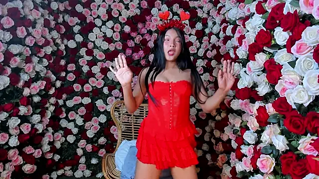 Snapshot of Charlothe_capell chatting on 02-13-26, 09:15 Charlothe capell online show from 02-13-26, 09:15