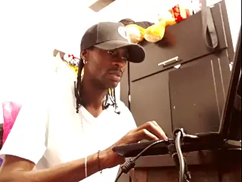 phillip-hot online show from 01-22-25, 04:23