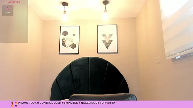 Snapshot of Miranda_doll_ chatting on 06-26-26, 12:11 Miranda doll online show from 06-26-26, 12:11