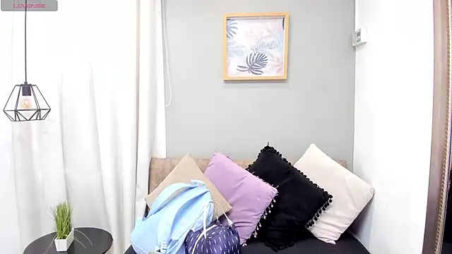 Snapshot of Miranda_doll_ chatting on 07-11-26, 12:05 Miranda doll online show from 07-11-26, 12:05