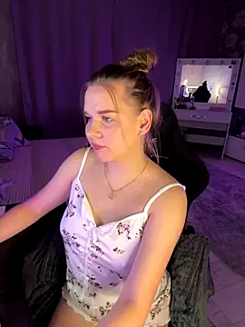 Lexi noah online show from 09-24-25, 09:43