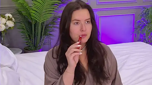 TrishaWinslet online show from 10-06-25, 05:41