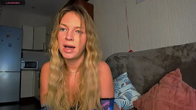 Snapshot of Jeanne_Williams chatting on 03-16-25, 03:36 Jeanne Williams online show from 03-16-25, 03:36