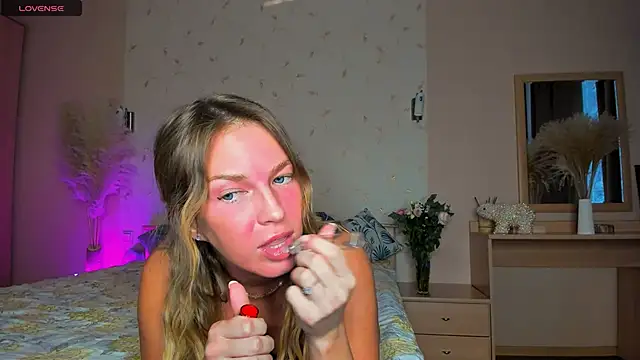 Snapshot of Jeanne_Williams chatting on 02-18-25, 10:27 Jeanne Williams online show from 02-18-25, 10:27