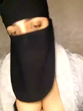 Snapshot of Narimane_maroc chatting on 01-15-25, 01:34 Narimane maroc online show from 01-15-25, 01:34