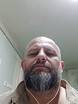 Snapshot of AlexandruCsaba chatting on 06-16-26, 08:31 AlexandruCsaba online show from 06-16-26, 08:31
