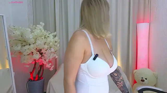 JessRosen online show from 11-29-25, 03:39