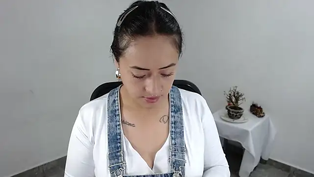 Snapshot of jjulietha95 chatting on 04-27-26, 11:58 jjulietha95 online show from 04-27-26, 11:58