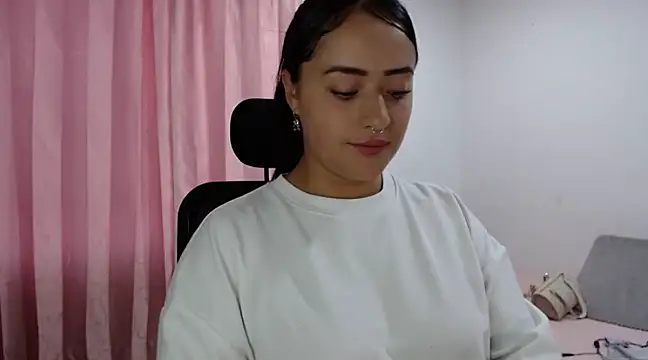 jjulietha95 online show from 02-16-25, 10:55