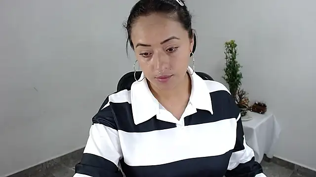 Snapshot of jjulietha95 chatting on 05-05-26, 01:30 jjulietha95 online show from 05-05-26, 01:30