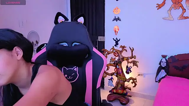 Victoriacarmo online show from 10-25-25, 08:42