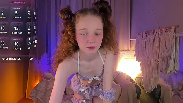 Snapshot of _Rose_Charming_ chatting on 03-08-25, 10:02 Rose Charming online show from 03-08-25, 10:02