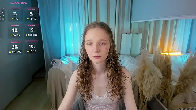Snapshot of _Rose_Charming_ chatting on 01-23-25, 01:08 Rose Charming online show from 01-23-25, 01:08