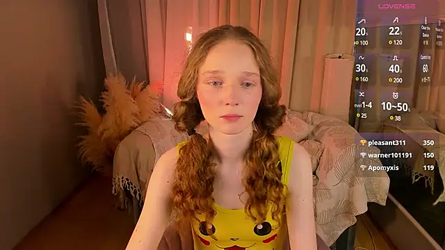 Snapshot of _Rose_Charming_ chatting on 02-20-25, 06:17 Rose Charming online show from 02-20-25, 06:17