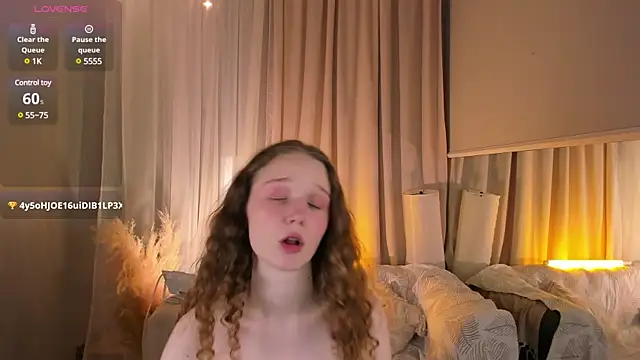 Snapshot of _Rose_Charming_ chatting on 02-22-25, 04:30 Rose Charming online show from 02-22-25, 04:30