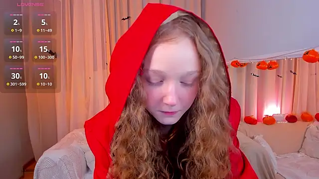 Snapshot of _Rose_Charming_ chatting on 10-21-25, 05:45 Rose Charming online show from 10-21-25, 05:45
