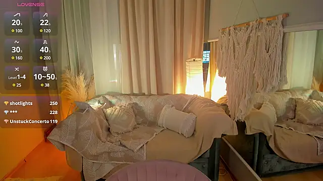 Snapshot of _Rose_Charming_ chatting on 02-27-25, 02:03 Rose Charming online show from 02-27-25, 02:03