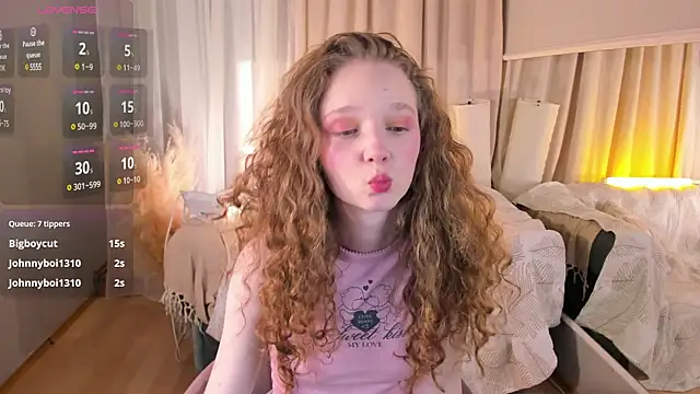 Snapshot of _Rose_Charming_ chatting on 02-22-25, 07:36 Rose Charming online show from 02-22-25, 07:36