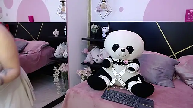 Snapshot of DanniAbbey chatting on 11-09-25, 11:58 DanniAbbey online show from 11-09-25, 11:58